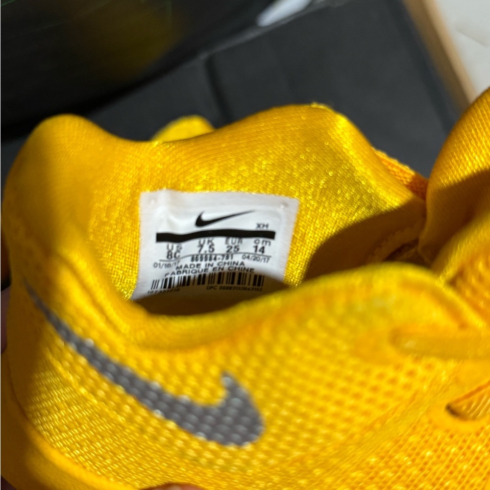 Nike Kyrie Mac n cheese shoes - Picture 4 of 6